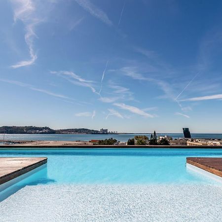 Apartmán Guestready - Alges Apt With Stunning Rooftop Pool Exteriér fotografie