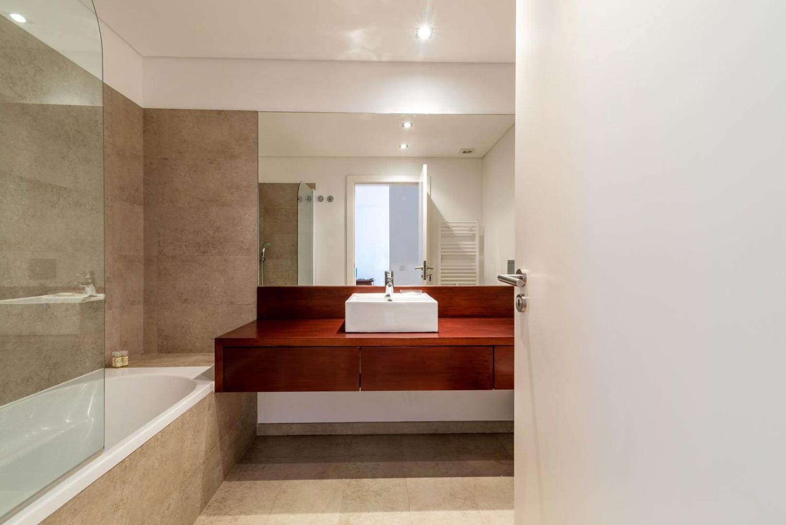 Apartmán Guestready - Alges Apt With Stunning Rooftop Pool Exteriér fotografie