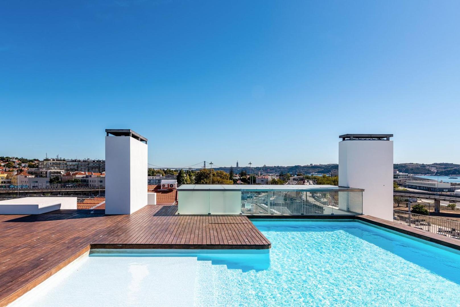 Apartmán Guestready - Alges Apt With Stunning Rooftop Pool Exteriér fotografie
