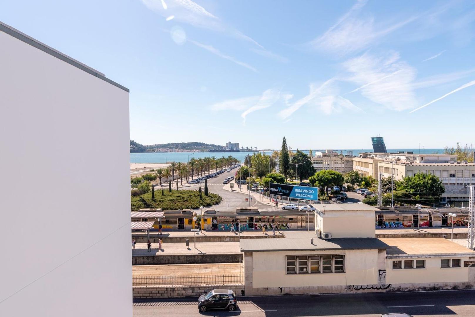 Apartmán Guestready - Alges Apt With Stunning Rooftop Pool Exteriér fotografie