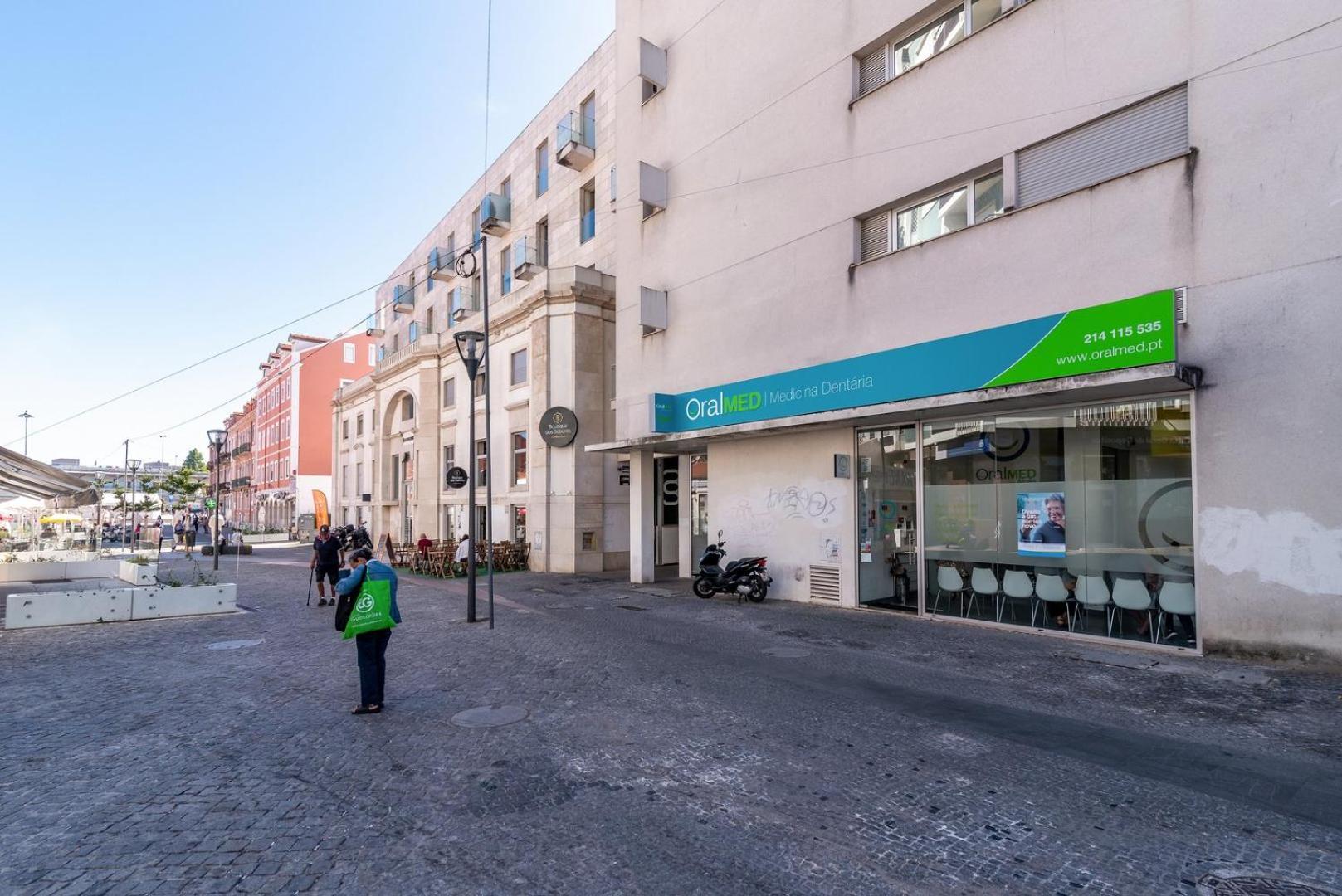 Apartmán Guestready - Alges Apt With Stunning Rooftop Pool Exteriér fotografie